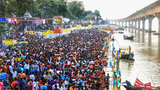 Hindu devotees gather in huge numbers at the bank of the Ganga river to perform rituals during the Chhath Puja festival at Law College Ghat in Patna on the third day of Chhath Puja. The puja will conclude on Thursday November 11 with arghya to rising sun.(PTI)