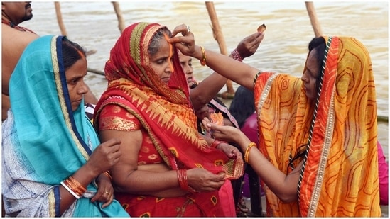 According to the Hindu calendar, the second day of Chhath puja, also called Kharna, was celebrated on November 9, Tuesday, when devotees kept fast from sunrise to sunset and offered the prasad of kheer made with gud and Arwa chawal to the Sun God and Chhathi Maiya. The prasad is consumed by vratis and then distributed to other family members.(ANI)