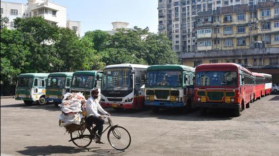 The contempt petition is also against the breach of the restraining order passed by the Bombay high court wherein the union members of Maharashtra State Road Transport Corporation (MSRTC) were told not to go on strike and the refusal of the striking employees and staff to join duty though a committee as sought by the them to hear their grievances was constituted on November 8. (HT PHOTO) The contempt petition is also against the breach of the restraining order passed by the Bombay high court wherein the union members of Maharashtra State Road Transport Corporation (MSRTC) were told not to go on strike and the refusal of the striking employees and staff to join duty though a committee as sought by the them to hear their grievances was constituted on November 8. (HT PHOTO)