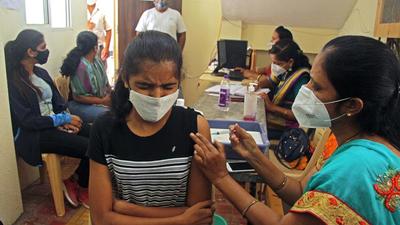 As per the state health authorities, Pune district reported 205 fresh Covid positive cases and three deaths in the last 24 hours. Two deaths were reported from Pune rural and one from Pune Municipal Corporation (PMC). (HT PHOTO)