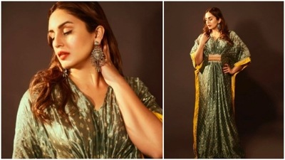Sharing the photos on her Instagram handle, Huma Qureshi captioned her post, "Kuch tum kaho … kuch hum kahein… type ki morningggggg." (Instagram/@iamhumaq) Sharing the photos on her Instagram handle, Huma Qureshi captioned her post, "Kuch tum kaho … kuch hum kahein… type ki morningggggg." (Instagram/@iamhumaq)