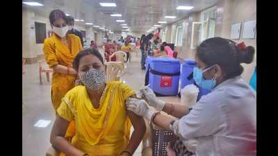 A woman getting a Covid-19 vaccination jab in Prayagraj (HT PHOTO) A woman getting a Covid-19 vaccination jab in Prayagraj (HT PHOTO)