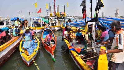 Over 100 fishing boats from Worli Koliwada have been staging a sit-in in the alignment of the interchange since October 30, halting the project’s construction work. (HT FILE ) Over 100 fishing boats from Worli Koliwada have been staging a sit-in in the alignment of the interchange since October 30, halting the project’s construction work. (HT FILE )