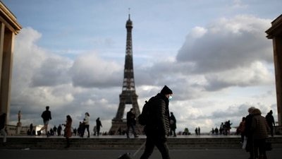 France's health ministry registered as many as 11,883 new Covid-19 cases on Wednesday, the second day in a row that the new case tally has remained over 10,000. (File Photo / REUTERS) France's health ministry registered as many as 11,883 new Covid-19 cases on Wednesday, the second day in a row that the new case tally has remained over 10,000. (File Photo / REUTERS)