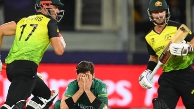 Marcus Stoinis (40*) and Matthew Wade (41* off 17 balls) put on 81 runs for the 6th wicket in 6.3 overs to take their side over the line, where they will meet New Zealand, (TWITTER)