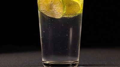 Lemon Water: Regular water and lemon water can help promote satiety and fullness. Squeeze lemon juice or put a few thin slices of lemon in a glass of water and sip on it in between meals. (Pixabay) Lemon Water: Regular water and lemon water can help promote satiety and fullness. Squeeze lemon juice or put a few thin slices of lemon in a glass of water and sip on it in between meals. (Pixabay)