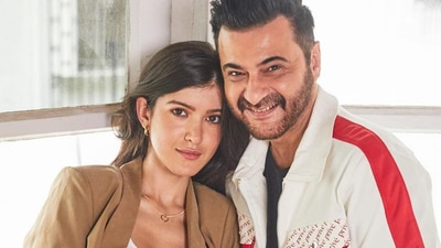 Shanaya Kapoor poses with dad Sanjay Kapoor. Shanaya Kapoor poses with dad Sanjay Kapoor.