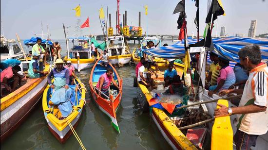 Over 100 fishing boats from Worli Koliwada have been staging a sit-in in the alignment of the interchange since October 30, halting the project’s construction work. (HT FILE )