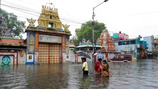 According to Indian Meteorological Department (IMD), the weather system is likely to cross north Tamil Nadu and adjoining south Andhra Pradesh coasts between Karaikal and Sriharikota, close to the north of Puducherry by November 11 evening.(AP)