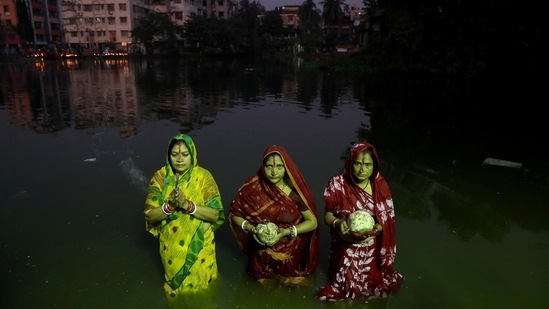 Speaking to news agency ANI, a devotee from Delhi said, "We are doing fasting today for Lord Sun and will offer prayers. We were also singing Chhath puja songs here to celebrate the festival."(REUTERS)