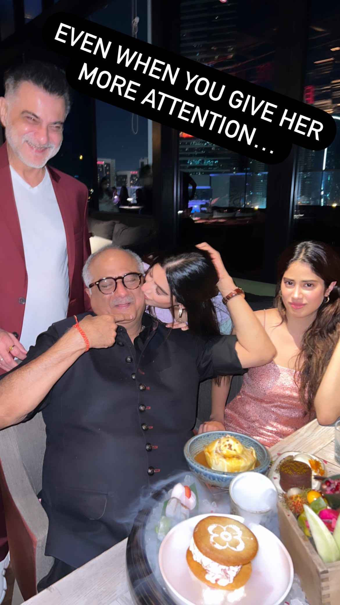 Janhvi Kapoor wishes dad Boney Kapoor on his 66th birthday.(Instagram) Janhvi Kapoor wishes dad Boney Kapoor on his 66th birthday.(Instagram)