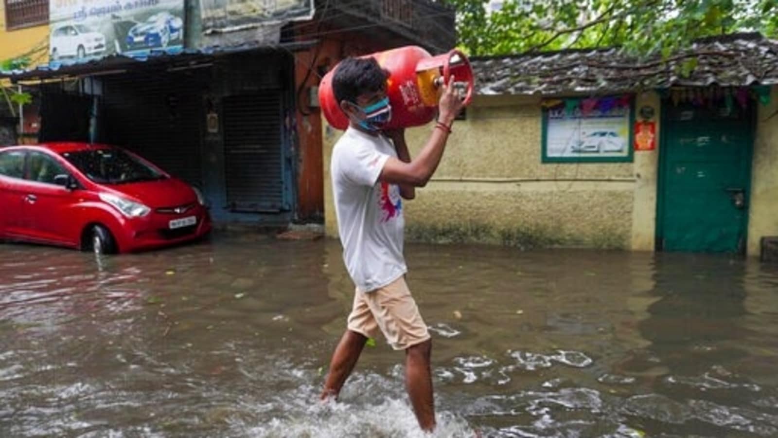 Incessant showers batter Chennai, NDRF teams deployed in TN, Andhra Pradesh and Puducherry