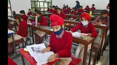 Students appearing in the National Achievement Survey, 2021, exam at Punjab Agricultural University’s Government Senior Secondary Smart School in Ludhiana on Friday. (Harsimar Pal Singh/HT) Students appearing in the National Achievement Survey, 2021, exam at Punjab Agricultural University’s Government Senior Secondary Smart School in Ludhiana on Friday. (Harsimar Pal Singh/HT)