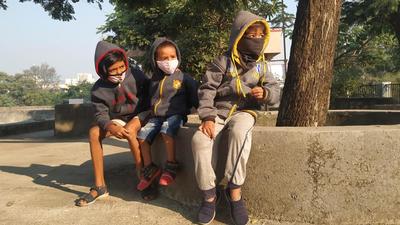 Pune city on Friday reported a marginal rise in minimum temperatures, with Shivajinagar recording 11.9 degrees Celsius. (HT PHOTO)