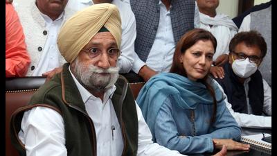 Deputy chief minister, Punjab, Sukhjinder Singh Randhawa interacting with media in Bathinda on Friday. (Sanjeev Kumar/HT)