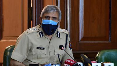 Director-general of police (DGP) Sanjay Pandey has sent a proposal to the state government requesting them to pay police personnel in the state a month’s extra salary. (HT PHOTO) Director-general of police (DGP) Sanjay Pandey has sent a proposal to the state government requesting them to pay police personnel in the state a month’s extra salary. (HT PHOTO)
