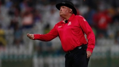 Umpire Marais Erasmus (REUTERS)