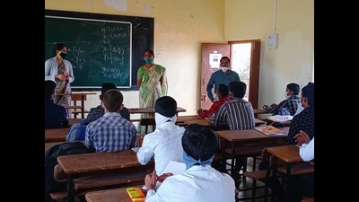 Ahead of the National Achievement Survey (NAS) 2021, the Diwali vacation was cut short till November 10. However, the education department has issued guidelines to extend the vacation now till November 22 after the survey is done. (HT PHOTO)