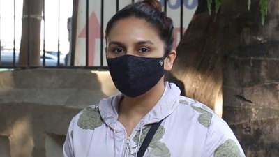 Huma Qureshi clicked outside a salon in Juhu. (Varinder Chawla) 