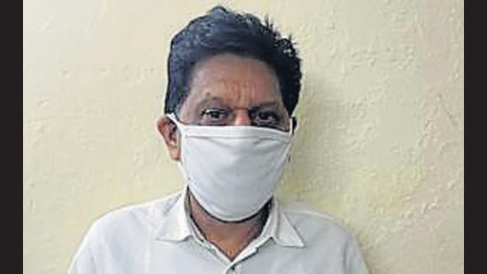 Property dealer-cum-financier, Ram Lal Chaudhary, who was arrested for cheating a Gurgoan resident of ₹5 crore in name of investment in real-estate during the year 2015-2016. The accused is a resident of Chandigarh. (HT File)