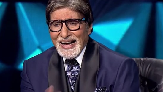 Amitabh Bachchan reacts to fan comments. Amitabh Bachchan reacts to fan comments. 