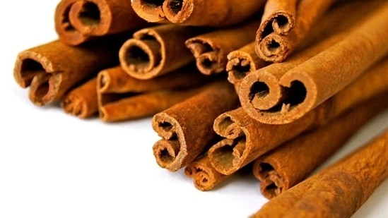 Cinnamon: This has the ability to lower blood sugar levels by stimulating insulin. One should mix one-and-half to two teaspoons of cinnamon in a cup of warm water and have it daily. One could also add it to beverages, smoothies and baked goods.(Pixabay)