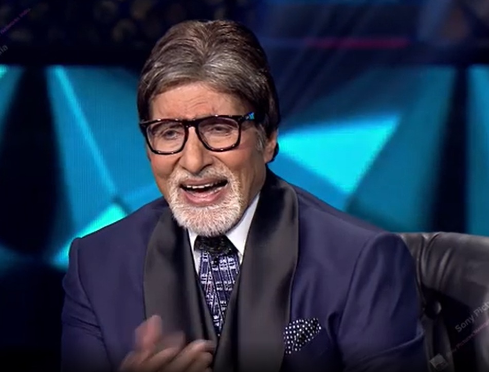 Amitabh Bachchan reacts to fan comments. Amitabh Bachchan reacts to fan comments. 