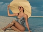 Amyra, in a bikini and a hat, is spending Saturday like this…(Instagram/@amyradastur93) Amyra, in a bikini and a hat, is spending Saturday like this…(Instagram/@amyradastur93)