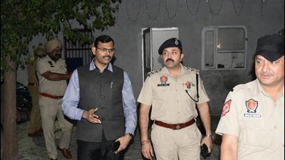 Joint commissioner of police (JCP, City and traffic) J Elanchezhian said that the accused robber has been taken into custody and the police are questioning him. (Harsimar Pal Singh/HT) Joint commissioner of police (JCP, City and traffic) J Elanchezhian said that the accused robber has been taken into custody and the police are questioning him. (Harsimar Pal Singh/HT)