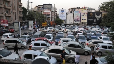 Officials said that there are frequent traffic jams due to vehicles parked on the roads near the M-block market. (HT Archive) Officials said that there are frequent traffic jams due to vehicles parked on the roads near the M-block market. (HT Archive)