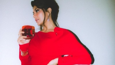 Pulling back her luscious tresses into a stylish bun, Jacqueline flaunted a pair of silver dangler earrings. She accessorised her look with a Modern Love bracelet and a ring from Shruti Sushma. (Instagram/styledbystaceycardoz) Pulling back her luscious tresses into a stylish bun, Jacqueline flaunted a pair of silver dangler earrings. She accessorised her look with a Modern Love bracelet and a ring from Shruti Sushma. (Instagram/styledbystaceycardoz)