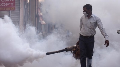 Over 2,700 cases of the viral disease have been confirmed and the related death toll reached nine in Delhi as of November 6. (HT File Photo)