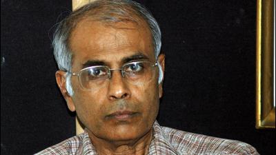Narendra Dabholkar, a rationalist who was against superstition, was on a walk on the morning of August 20, 2013, near Omkareshwar bridge in Pune when two bike-borne men shot him. (HT PHOTO)
