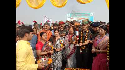 Ganga Mashal Yatra is part of the Ganga Mahotsav which is being celebrated by the Indian Army from November 1 to November 30 to spread the message of cleaning the river (HT photo) Ganga Mashal Yatra is part of the Ganga Mahotsav which is being celebrated by the Indian Army from November 1 to November 30 to spread the message of cleaning the river (HT photo)
