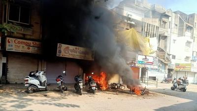 Protest marches turned violent in Amravati on Saturday. (HT PHOTO)