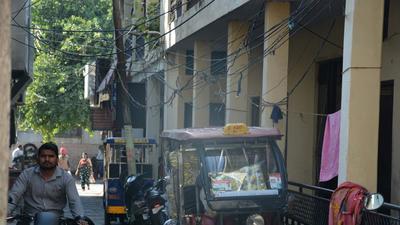 Electricity wires hanging loose at Shanti Nagar in Manimajra. (Sant Arora/HT) Electricity wires hanging loose at Shanti Nagar in Manimajra. (Sant Arora/HT)
