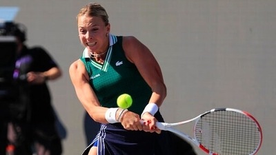 Anett Kontaveit of Estonia returns a shot to Karolina Pliskova of the Czech Republic, during a Mexican Tennis WTA Finals match, in Guadalajara, Mexico, Friday, Nov. 12, 2021. (AP Photo/Refugio Ruiz) (AP) Anett Kontaveit of Estonia returns a shot to Karolina Pliskova of the Czech Republic, during a Mexican Tennis WTA Finals match, in Guadalajara, Mexico, Friday, Nov. 12, 2021. (AP Photo/Refugio Ruiz) (AP)