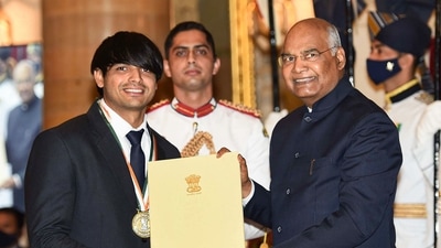 President Ram Nath Kovind presents the Major Dhyan Chand Khel Ratna Award, 2021 to Neeraj Chopra for Athletics, at Rashtrapati Bhavan, in New Delhi, Nov. 13, 2021. (PTI) President Ram Nath Kovind presents the Major Dhyan Chand Khel Ratna Award, 2021 to Neeraj Chopra for Athletics, at Rashtrapati Bhavan, in New Delhi, Nov. 13, 2021. (PTI)