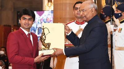 President Ram Nath Kovind presents the Arjuna Award to Suhas L Y at the Rashtrapati Bhawan on Saturday. (Sourced/Twitter) President Ram Nath Kovind presents the Arjuna Award to Suhas L Y at the Rashtrapati Bhawan on Saturday. (Sourced/Twitter)