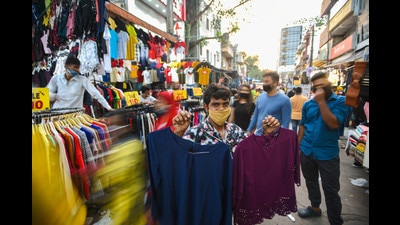 With their affordable and varied fare, street vendors are a hit among the buyers of Delhi, who hope guidelines can be put in place for street vendors so they carry out earning their livelihood. (Amal KS/HT PHOTO) With their affordable and varied fare, street vendors are a hit among the buyers of Delhi, who hope guidelines can be put in place for street vendors so they carry out earning their livelihood. (Amal KS/HT PHOTO)