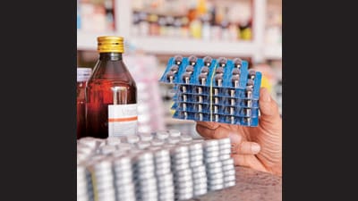 Four persons, including three chemists, arrested and 5,005 intoxicant tablets and capsules seized from them in Ludhiana. (HT File Photo/ Representational image)