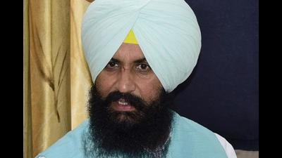 Demanding the arrest of Lok Insaaf Party MLA Simarjit Singh Bains in the rape case, SAD leader Harish Rai Dhanda said the chargesheet against him was incomplete and full of loopholes. (HT File Photo) Demanding the arrest of Lok Insaaf Party MLA Simarjit Singh Bains in the rape case, SAD leader Harish Rai Dhanda said the chargesheet against him was incomplete and full of loopholes. (HT File Photo)