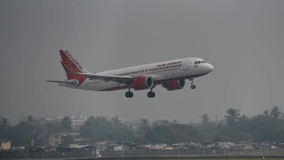 During the second wave of the pandemic, the civil aviation ministry allowed meals for flights flying for more than two hours. (Satyabrata Tripathy/HT Photo) During the second wave of the pandemic, the civil aviation ministry allowed meals for flights flying for more than two hours. (Satyabrata Tripathy/HT Photo)