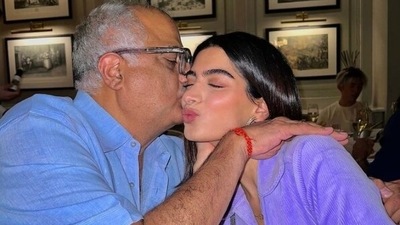 Khushi Kapoor with dad Boney Kapoor. Khushi Kapoor with dad Boney Kapoor. 