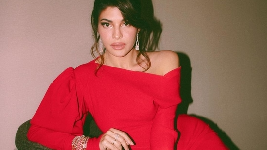 Striking sultry poses for the camera in her smoking hot hot, Jacqueline set the Internet on fire.(Instagram/styledbystaceycardoz)