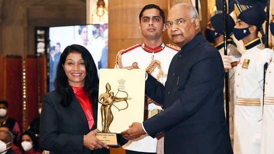 Hockey Coach Pritam Siwach receives Dronacharya Award 2021 from President Ram Nath Kovind during the National Sports Awards ceremony at Rashtrapati Bhawan, in New Delhi on Saturday.(ANI)