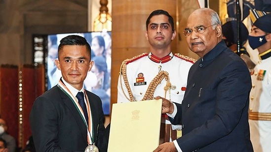 President Kovind confers Major Dhyan Chand Khel Ratna Award 2021 on Sunil Chhetri in recognition of his outstanding achievements in Football, in New Delhi. (PTI) President Kovind confers Major Dhyan Chand Khel Ratna Award 2021 on Sunil Chhetri in recognition of his outstanding achievements in Football, in New Delhi. (PTI)