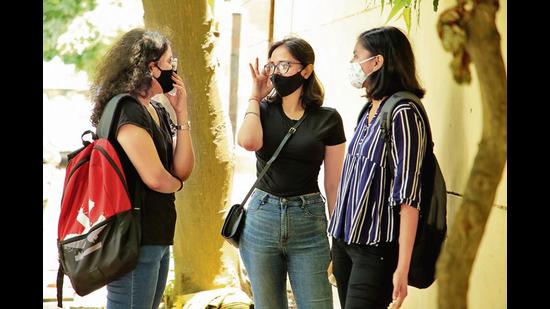 Freshers of Delhi University say they are missing out on too much, as the University announces online classes from the new academic session. (Photo: Manoj Verma/HT)