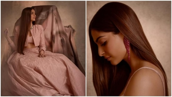 Sonam Kapoor, on Friday, had a treat for her Instagram family. The actor revealed her look for this Diwali, in a set of stunning pictures. Sonam spent Diwali in London and decked up in a stunning soft pink lehenga. “I felt beautiful,” wrote Sonam Kapoor.(Instagram/@sonamkapoor)