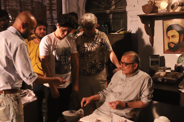 Director Munzir Naqvi with actor Pankaj Kapur and Alok Pandey during the shoot of Sehar in Lucknow. (Sourced) Director Munzir Naqvi with actor Pankaj Kapur and Alok Pandey during the shoot of Sehar in Lucknow. (Sourced)